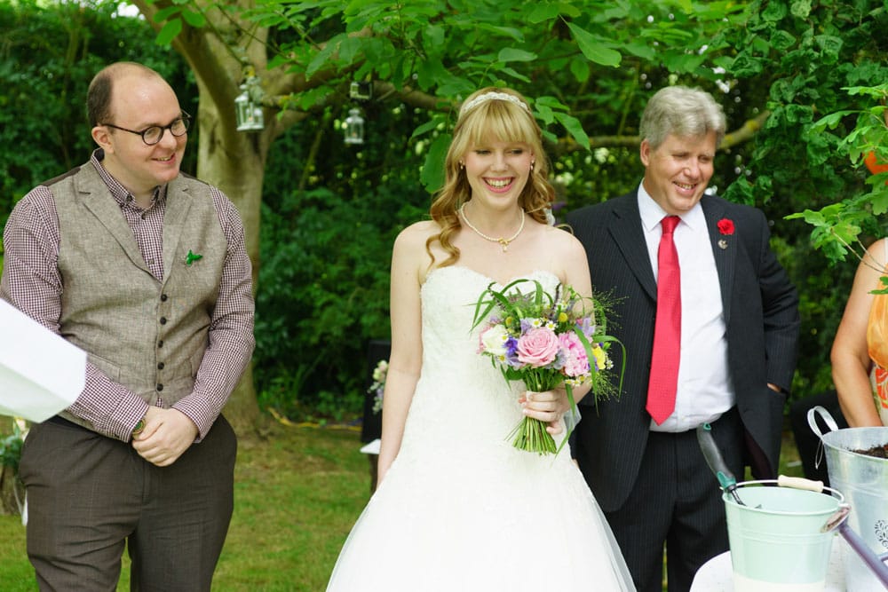 020 garden wedding ceremony photos kirsty sam