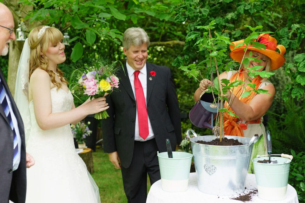 021 garden wedding ceremony photos kirsty sam