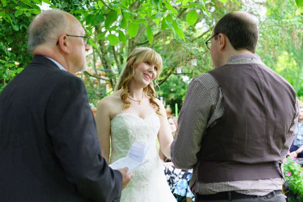 027 garden wedding ceremony photos kirsty sam