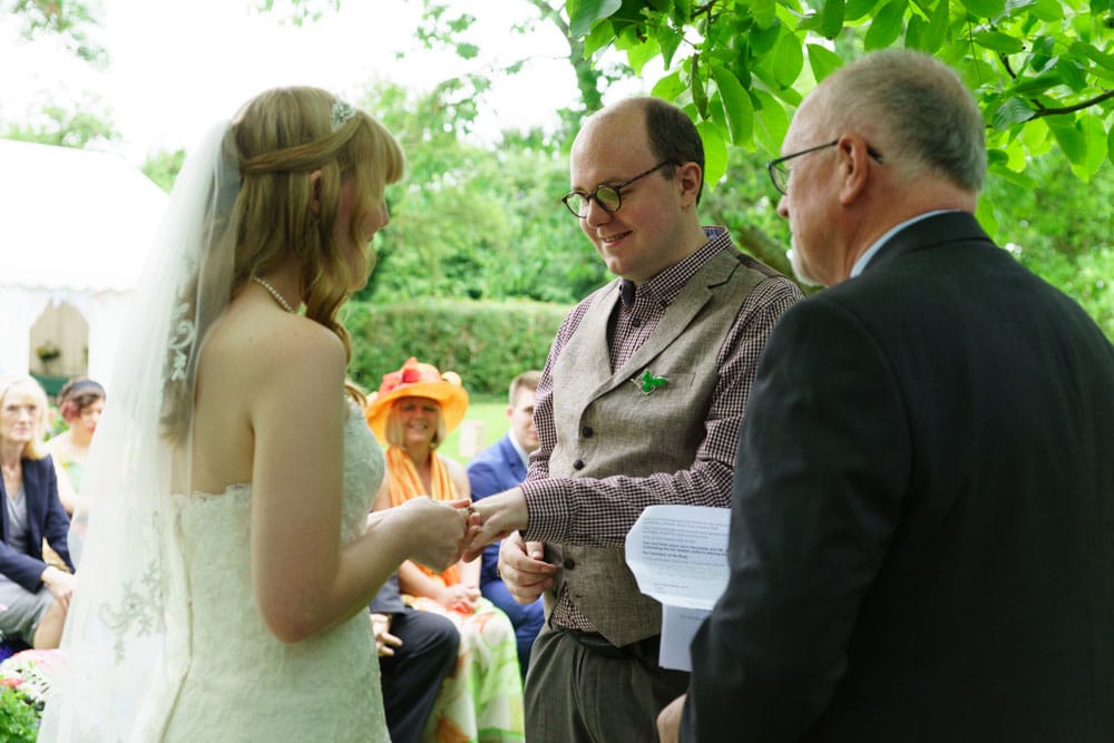 028 garden wedding ceremony photos kirsty sam