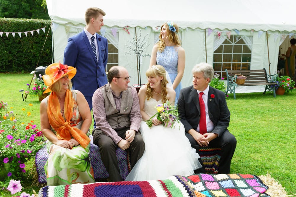 034 garden wedding group photos kirsty sam