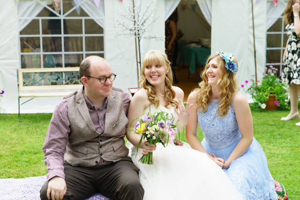 037 garden wedding group photos kirsty sam