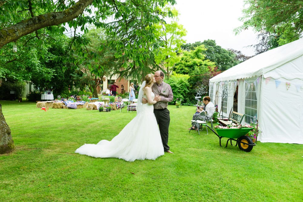 046 garden wedding couple portraits kirsty sam