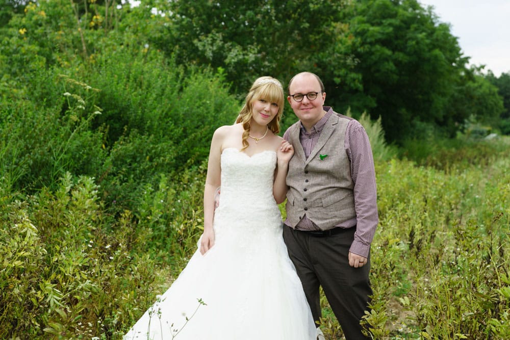049 garden wedding couple portraits kirsty sam
