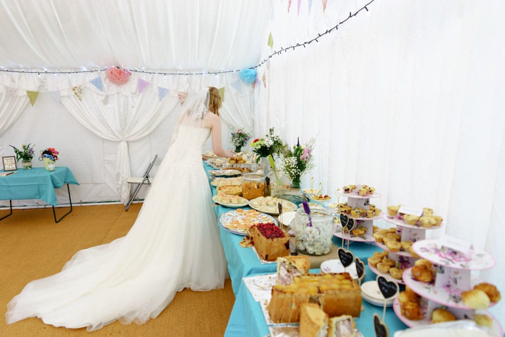 052 garden wedding outdoor food games kirsty sam