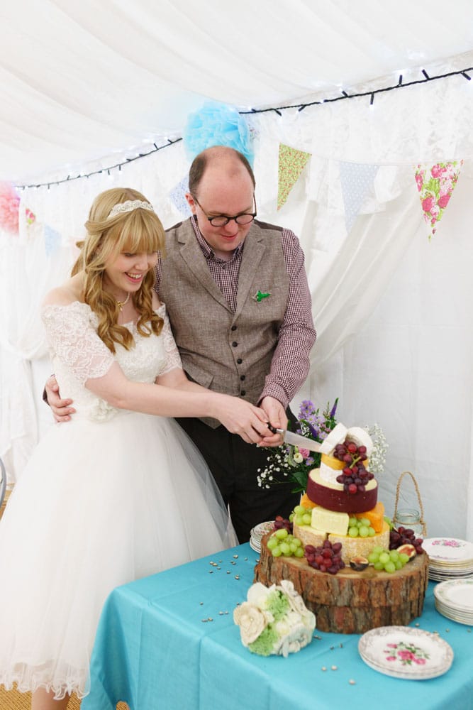 078 garden wedding cake speeches kirsty sam