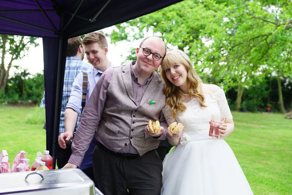 094 garden wedding evening reportage kirsty sam