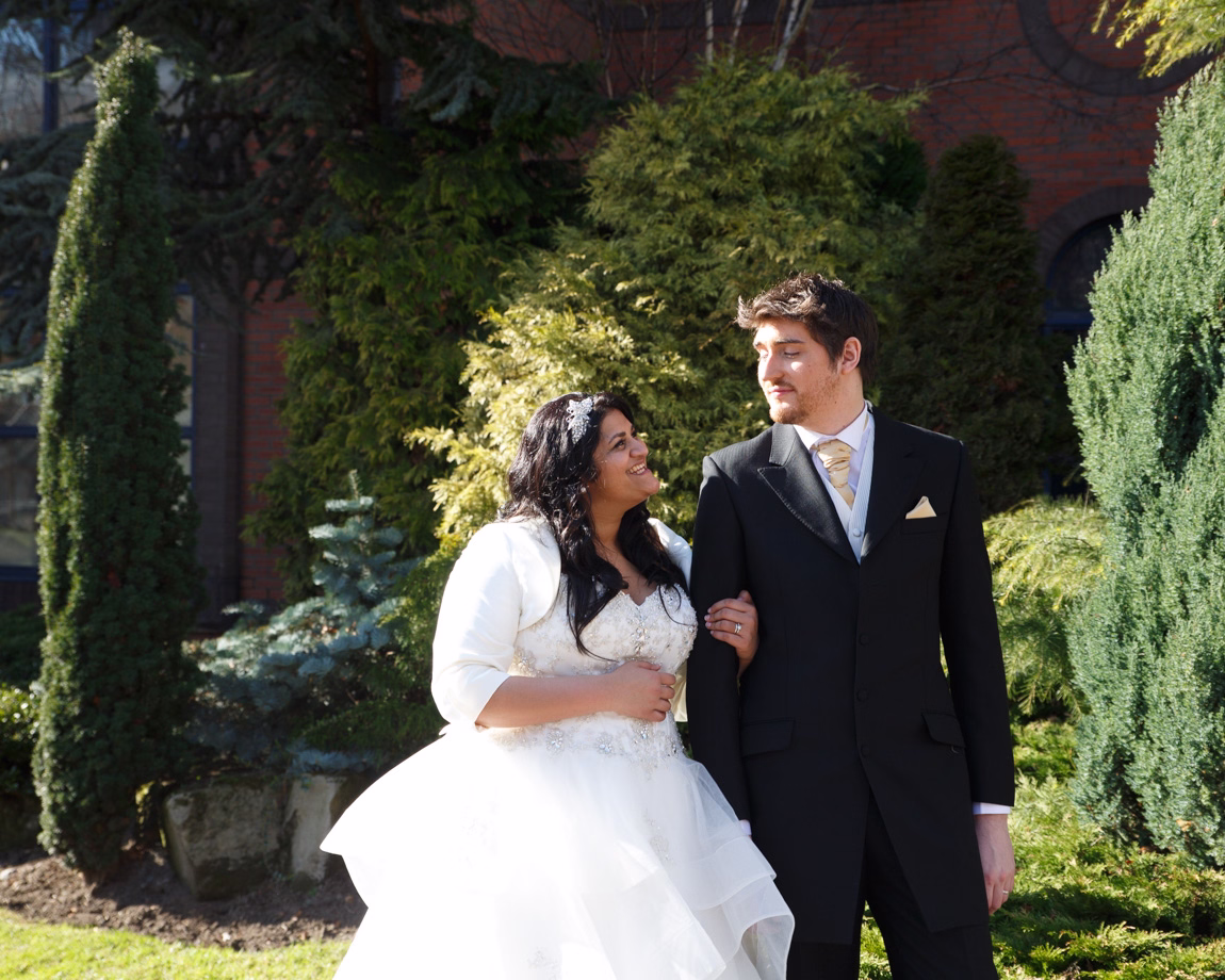 A joyful spring wedding at Crowne Plaza Leeds. Zehra & Richard celebrated in the city with bright sunshine, a garden ceremony, and heartfelt moments — captured by a Leeds wedding photographer.