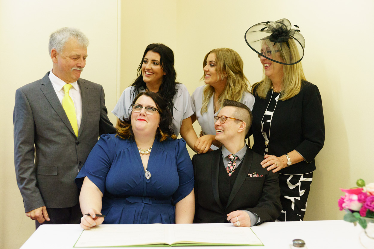 Expressive group moments during register signing