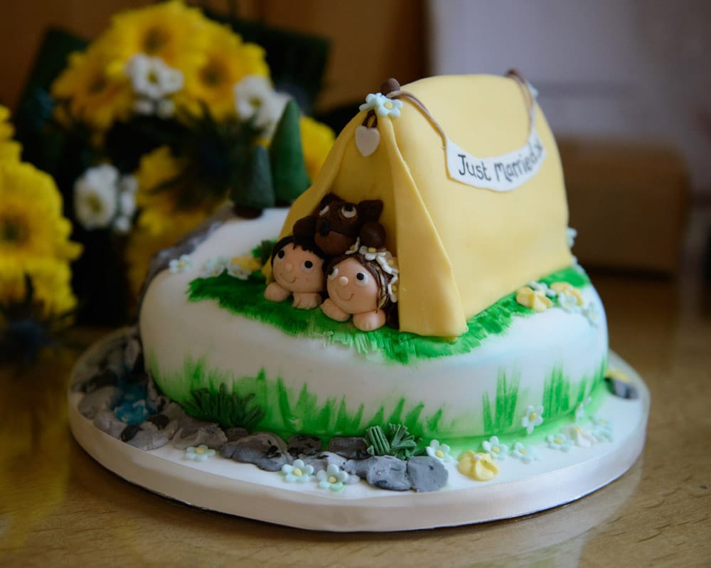 053 gift table cake barley village hall susie dan