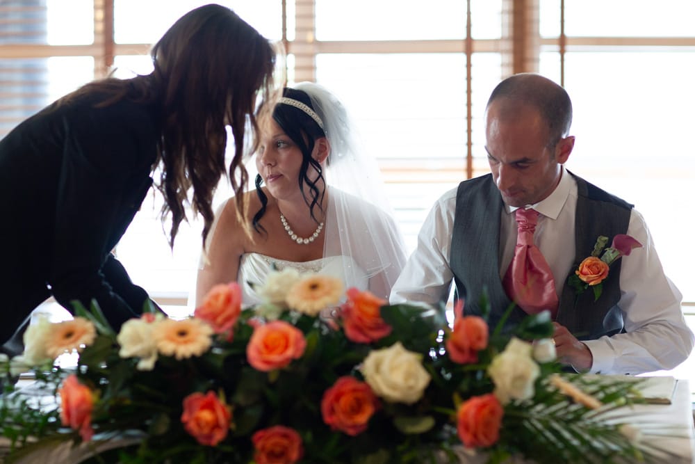 055 signing register thorpe park hotel leeds gemma dave