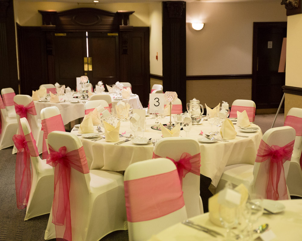 056 crowne plaza leeds wedding breakfast tables zehra richard