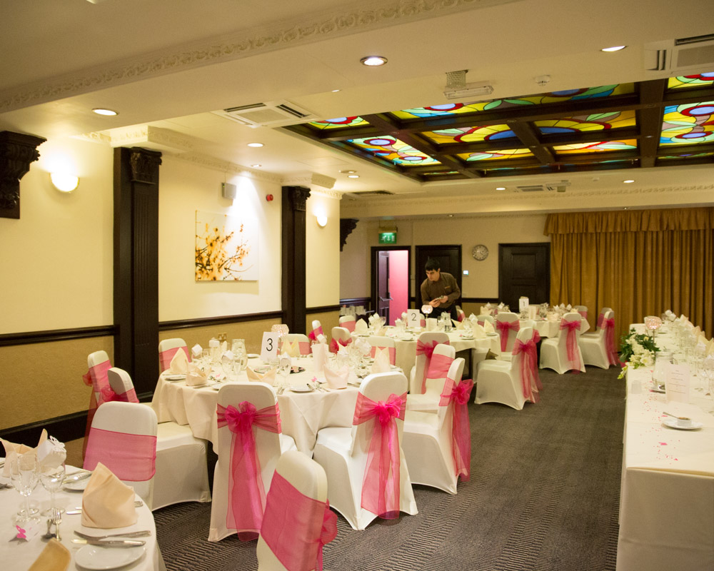 057 crowne plaza leeds wedding breakfast tables zehra richard