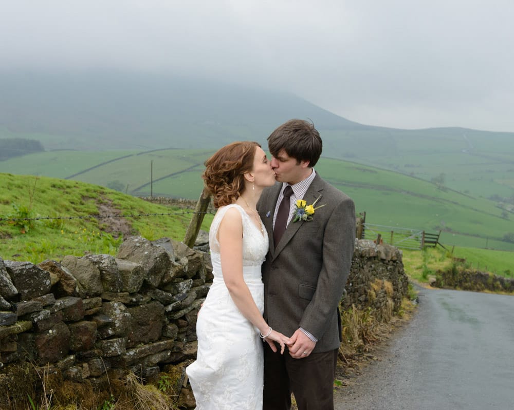 060 scenic couple portraits rain barley village hall susie dan