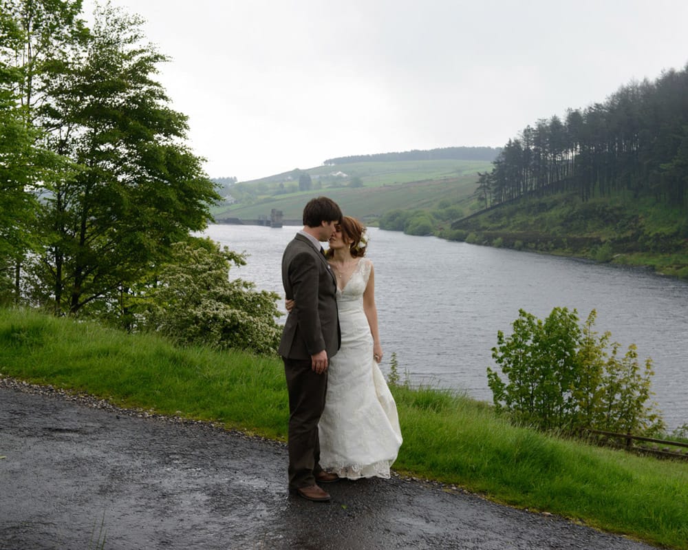 066 scenic couple portraits rain barley village hall susie dan