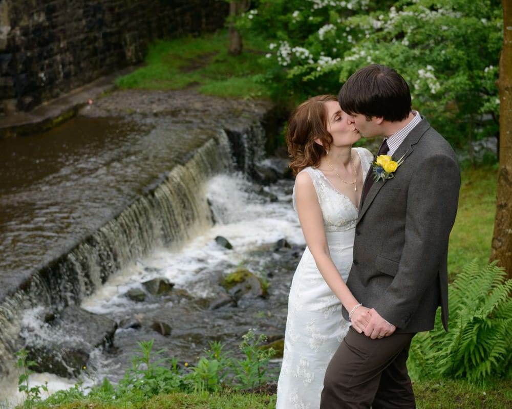 114 couple portraits outside barley village hall susie dan
