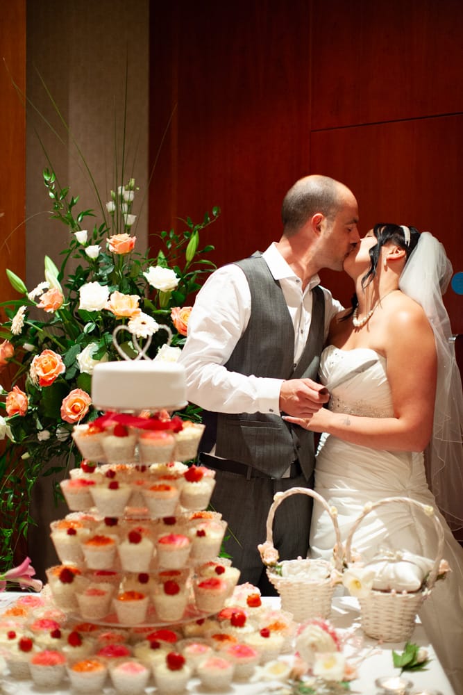145 cake cutting thorpe park hotel leeds gemma dave