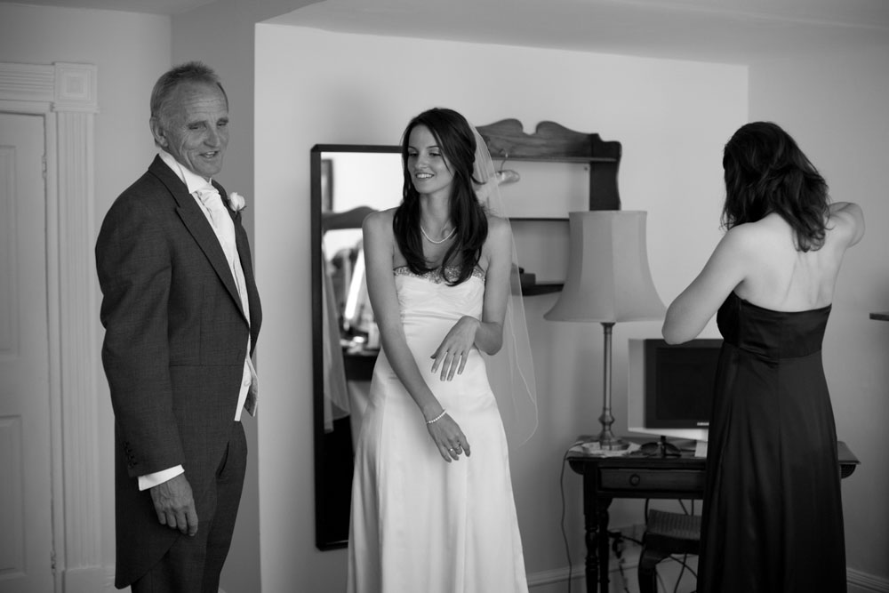 Smiles between the bride and her father