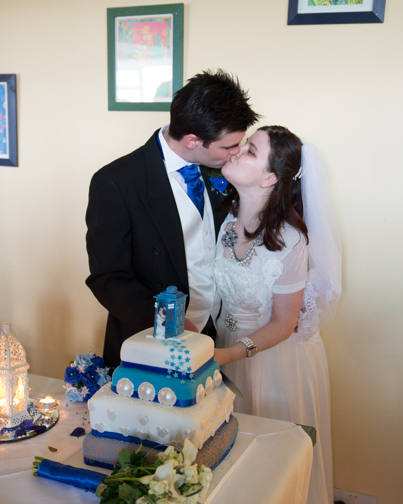 208 sportsman inn and leisure wedding cake claire tom