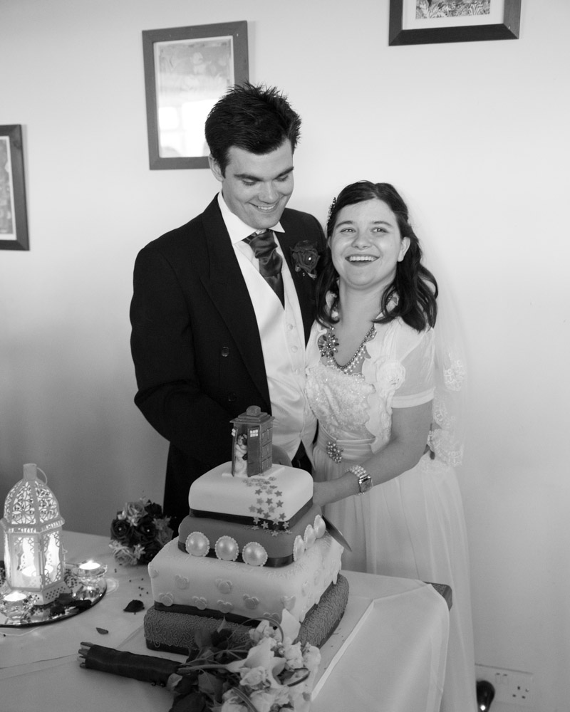 209 sportsman inn and leisure wedding cake claire tom