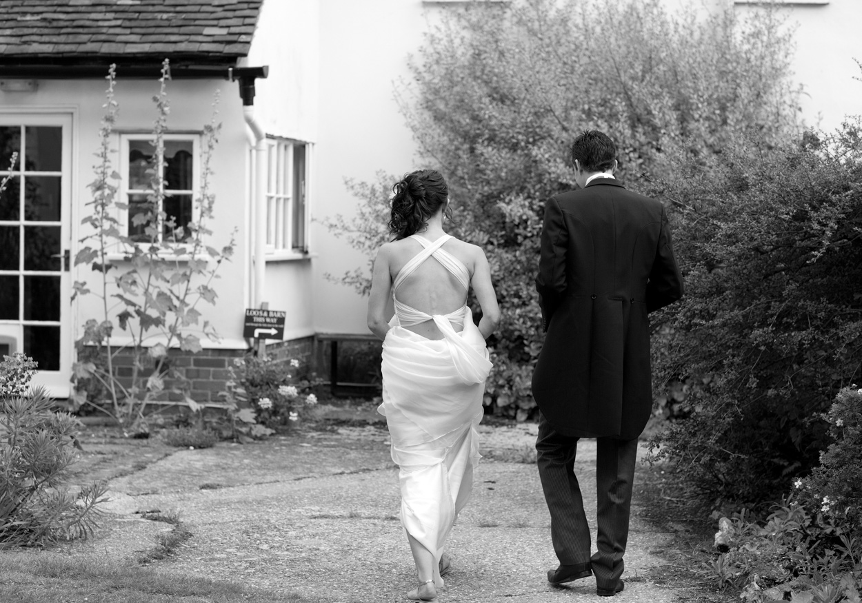 Not every moment is grand or formal. Sometimes it’s a quick glance, a gesture, or a bit of humour between friends that tells the real story of the day.