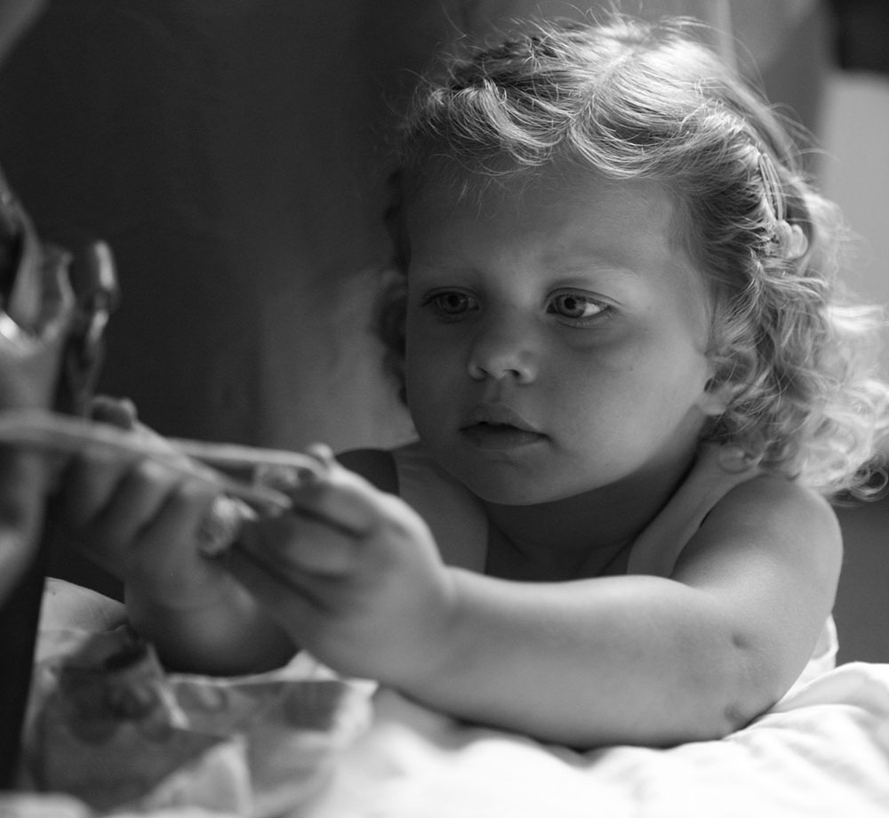 Authentic - natural and unedited wedding moment in black & white