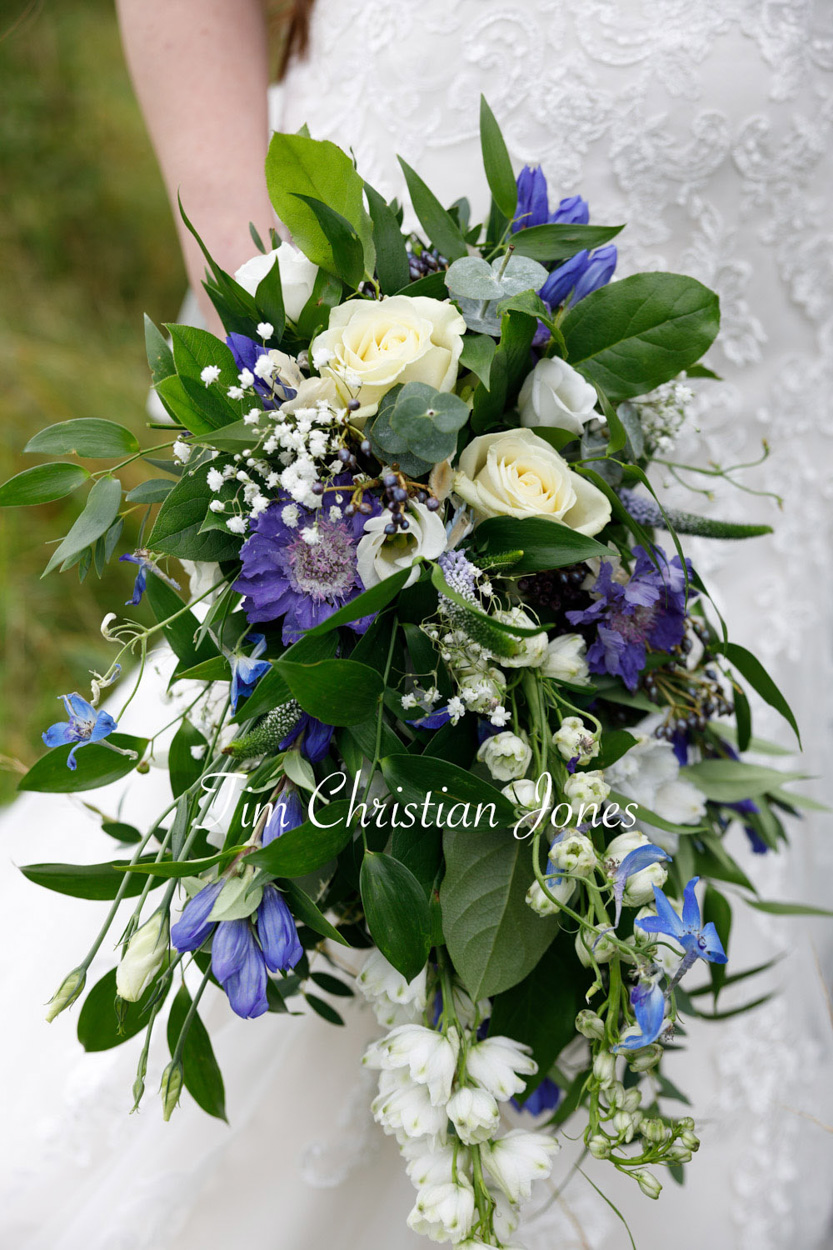 The bride's bouquet in natural unedited light